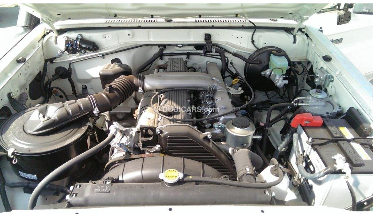 Toyota Land Cruiser 4.2L DSL, Hard Top 78 LX 13, Diesel, 13 Seats