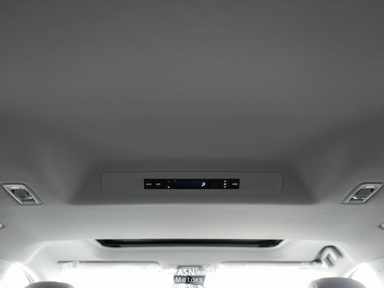 Toyota Sienna 2.5L Dual-Engine 2WD Comfort Edition 2025 (Export Price)