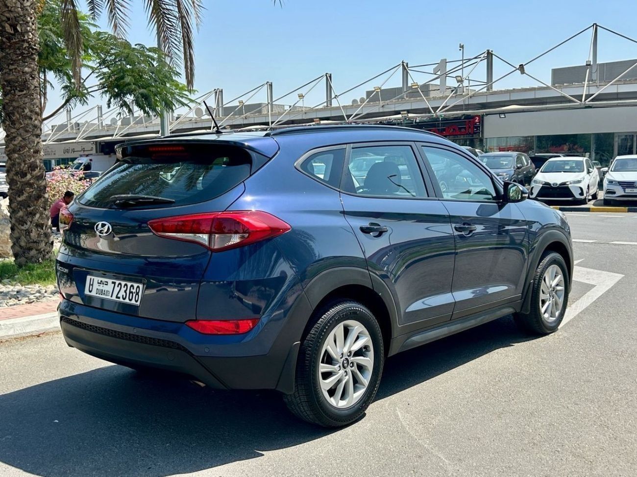 Hyundai Tucson GL Plus 2.0L GCC FULL AGENCY SERVICE WITH PANOROMIC ROOF, REAR CAMERA, AUTO FOLD SIDE MIRRORS
