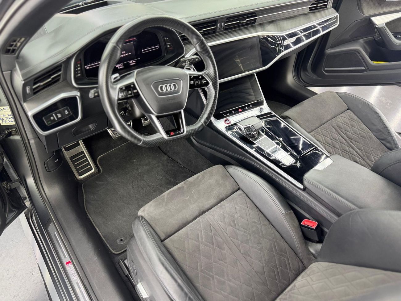 Audi RS6 quattro 4.0L 2021 Audi RS6 Quattro Sportback, Warranty, Carbon Fiber Package, Full Options, 591HP