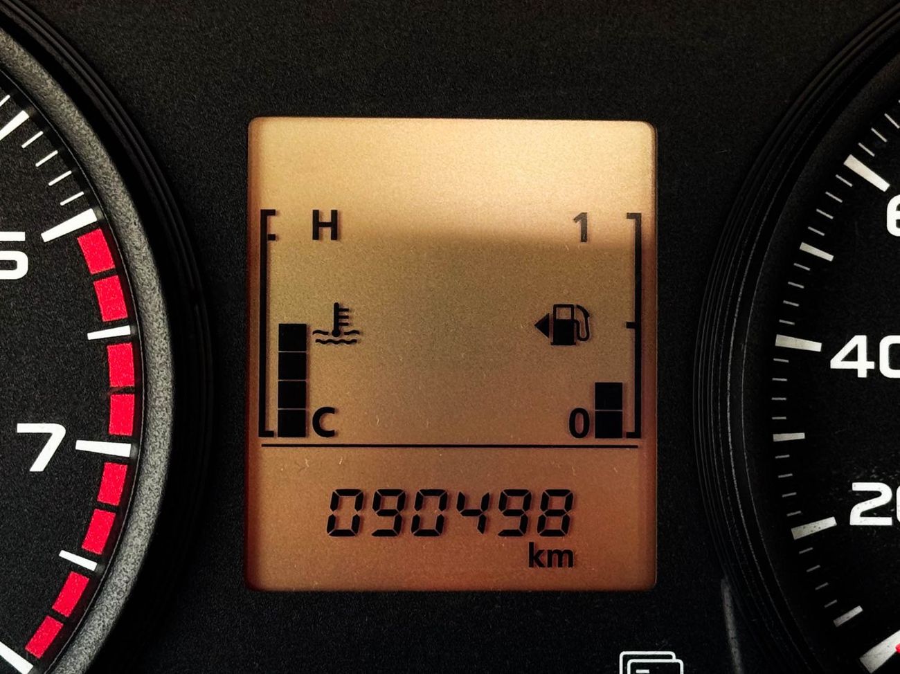 Mitsubishi L200 GL 2.4L (128 HP) Single Cab Utility Mitsubishi L200 2.4L 2WD 2022 GCC accident-free in excellent con