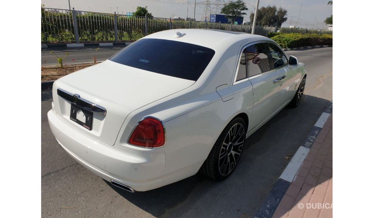 Rolls-Royce Ghost 2012 REAR ENTERTAINMENT JAPANESE SPECS