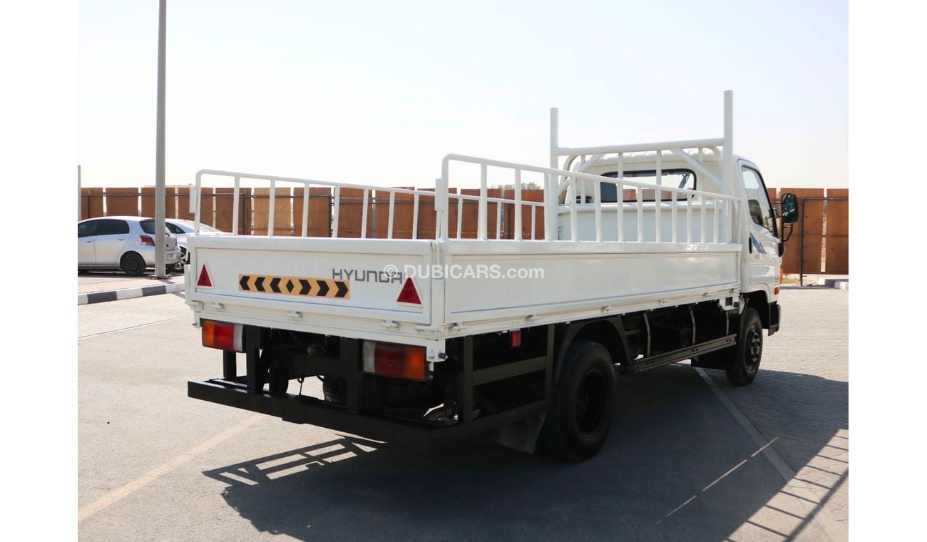 Hyundai HD 65 HD65 - 3 TON PICKUP WITH EXCELLENT CONDITION AND GCC SPECS