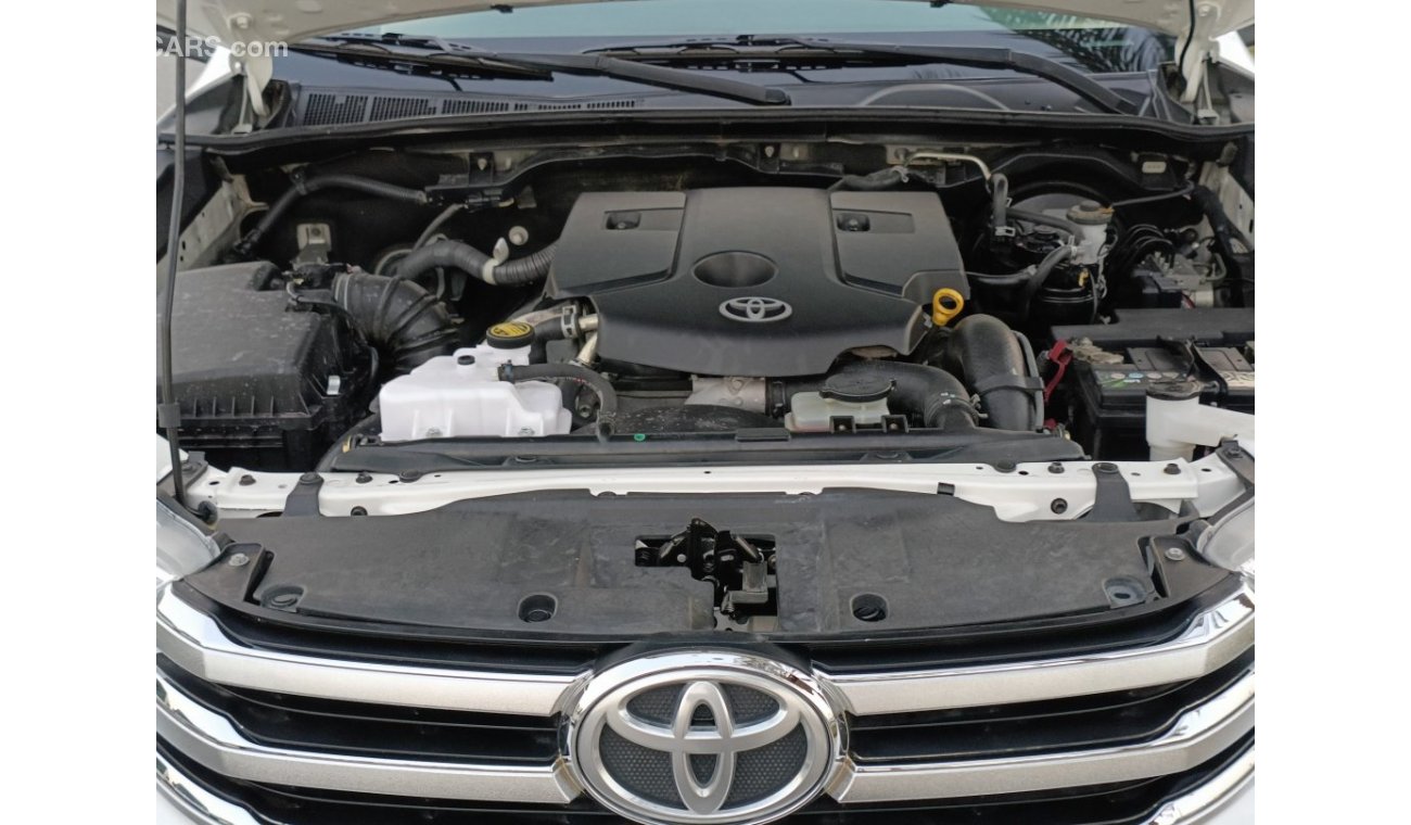 Toyota Hilux 2.4L Diesel / M/T EXCELLENT CONDITION (LOT # 79742)
