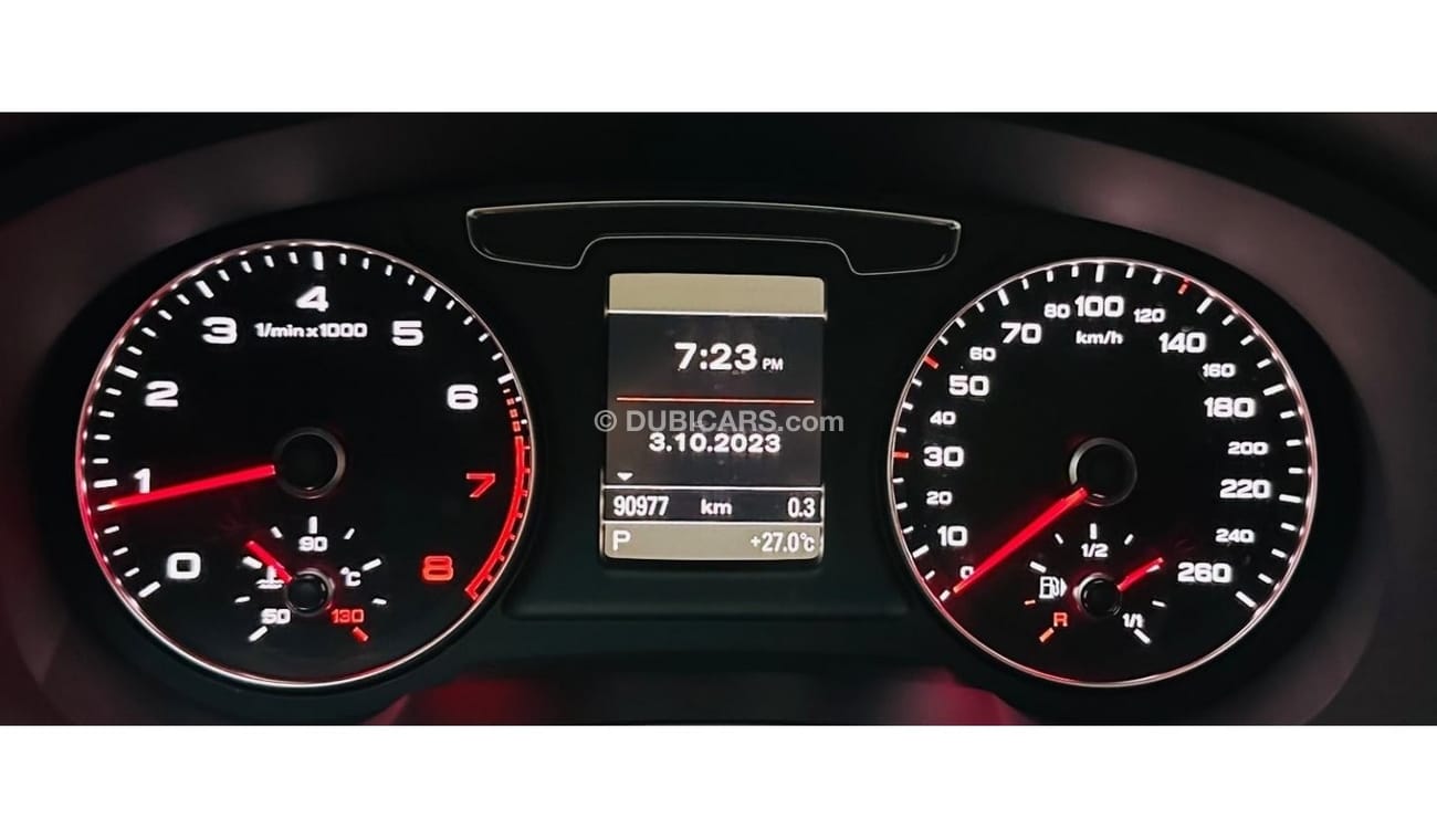 Audi Q3 35 TFSI S-Line GCC .. FSH .. S line .. Perfect Condition .. 4Cyl