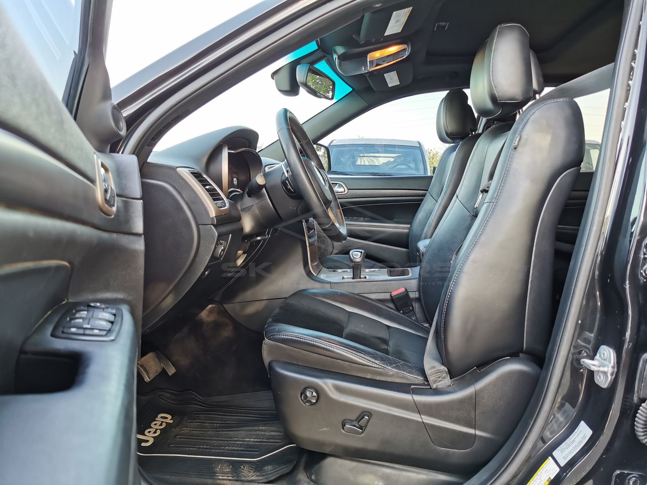 جيب جراند شيروكي 3.6L, 20" Rims, DRL LED Headlights, Front & Rear A/C, Driver Power Seat, Leather Seats (LOT # 269)