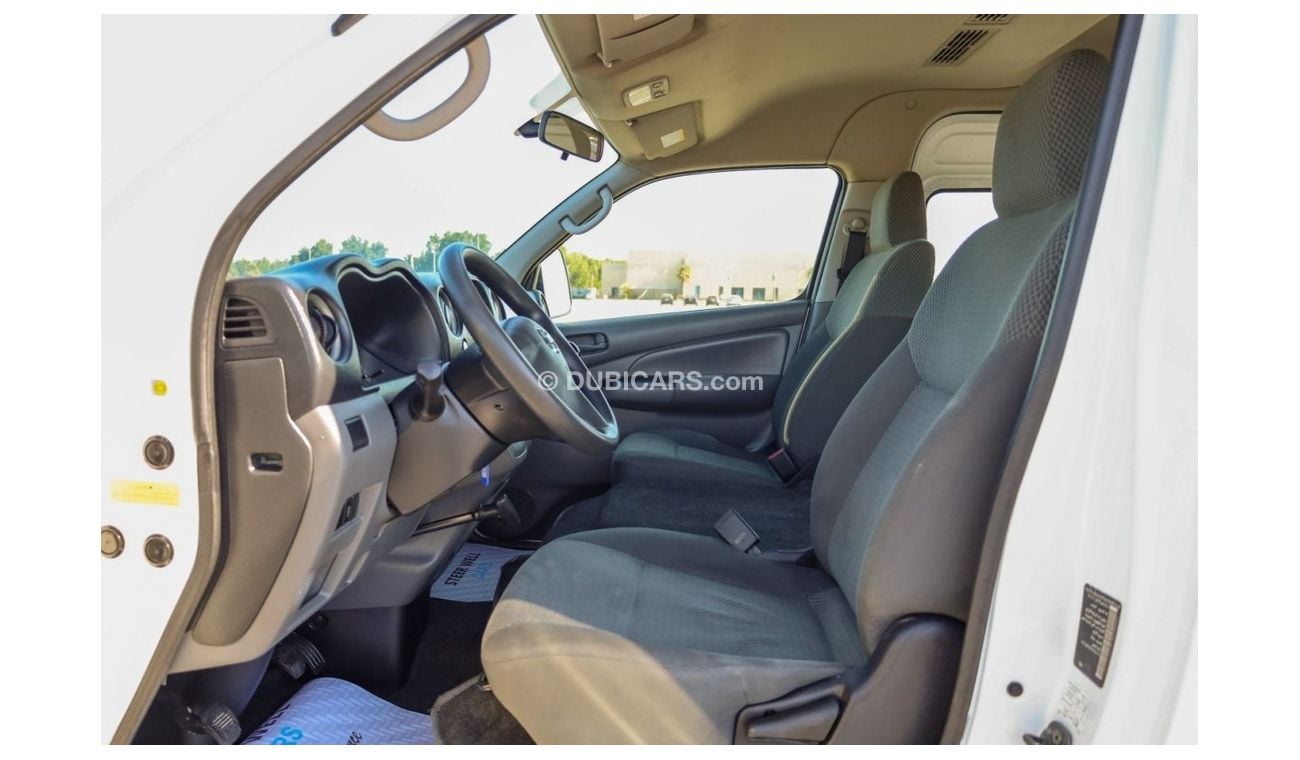 نيسان NV350 2020 Urvan Micro Bus - 13 Seater - Passenger Van - M/T Petrol - GCC - Ready to Drive