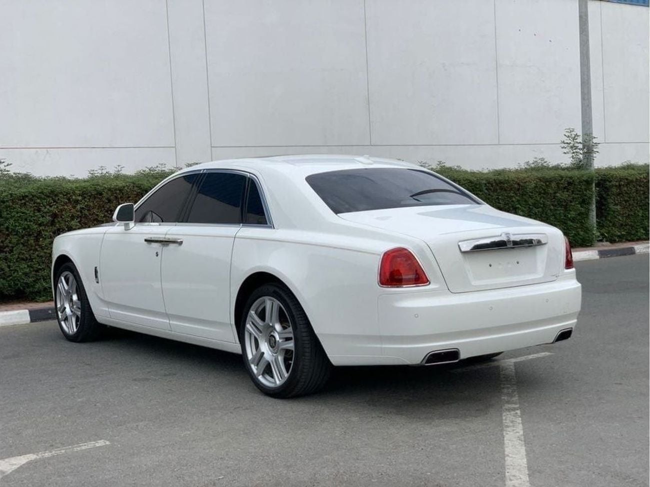 Rolls Royce Ghost SWB EWB 6.6L GCC SPEC NEAT AND CLEAN
