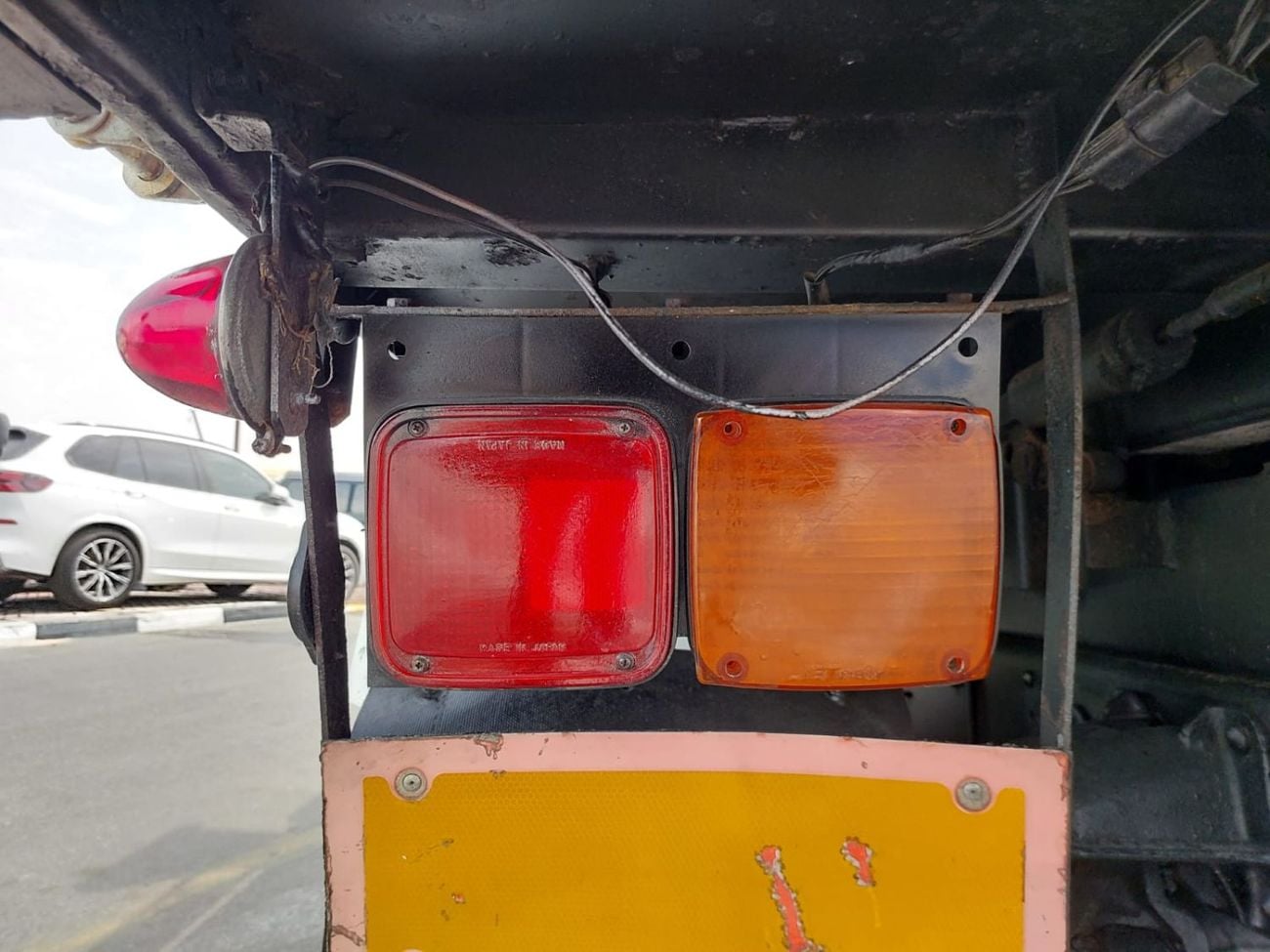 ميتسوبيشي فايتر (RAMADAN OFFER) MITSUBISHI FIGHTER TRUCK RHD 1989 MODEL 6.5 L DIESEL MANUAL(PM30989)