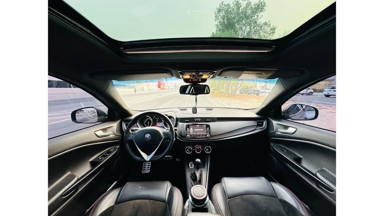 Alfa Romeo Giulietta Veloce AED 710 PM | ALFA ROMEO GIULIETTA 1.8 TC I4 | GCC | 0% DP | WELL MAINTAINED | STYLING EXTERIO