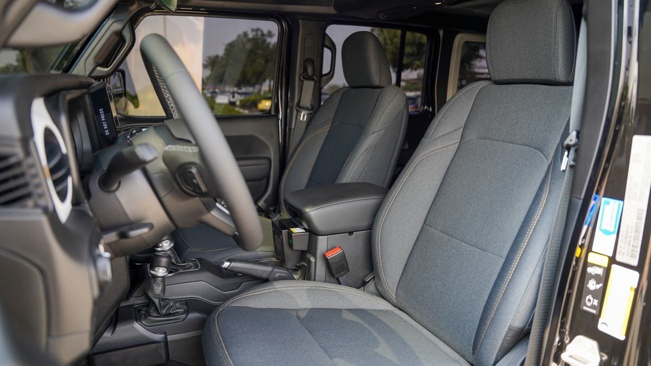 Jeep Wrangler JEEP WRANGLER SPORT SANDSTORM 2.0 TURBO 270HP LIFT KIT, MOPAR AIR COMPRESSOR, OFF ROAD LIGHT, OFF RO