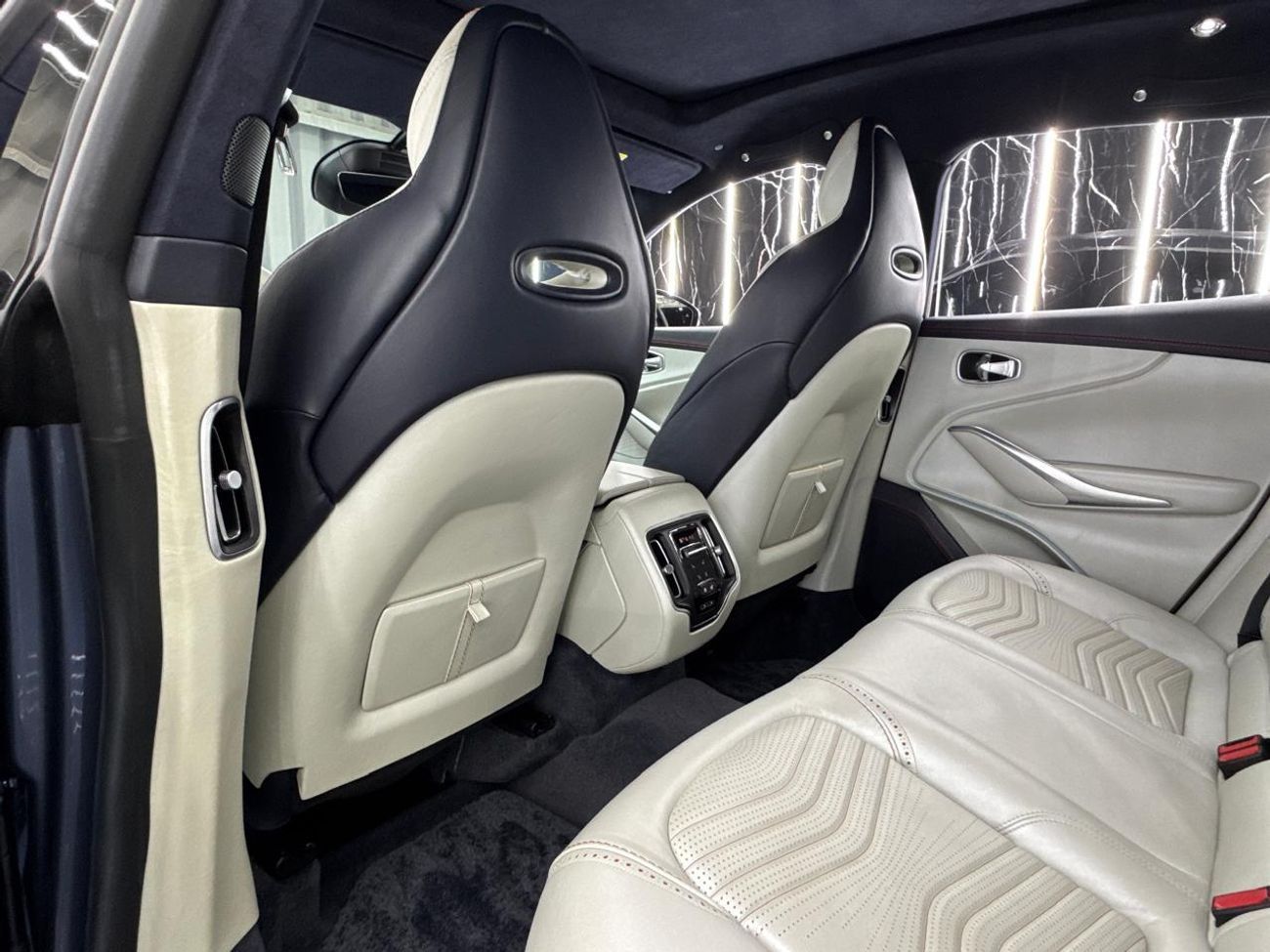 Aston Martin DBX 2021 Aston Martin DBX 505, Feb 2027 Aston Martin Warranty, Fully Loaded, Very Low Kms, GCC