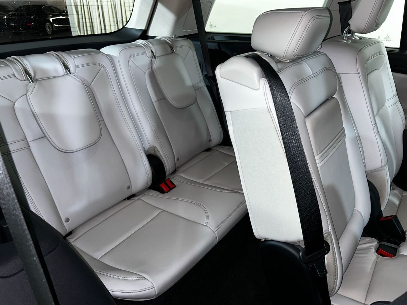 Lincoln Aviator Presidential 3.0L AVI925W PRESIDENTIAL / AL TAYER MOTORS / AL QOUZ SHOWROOM