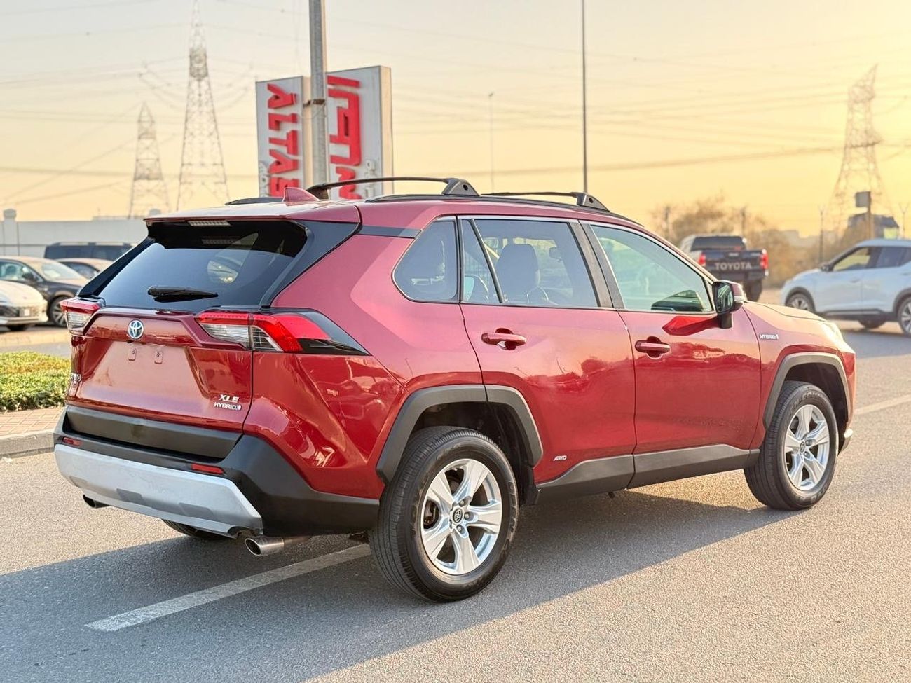 Toyota RAV4 XLE 2.5L hybrid Full option