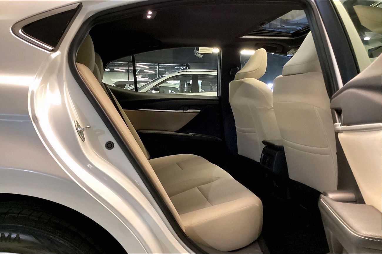 تويوتا كامري XLE | شامل الضمان | 0 ﺪﻔﻋﺓ ﺃﻮﻟﻯ