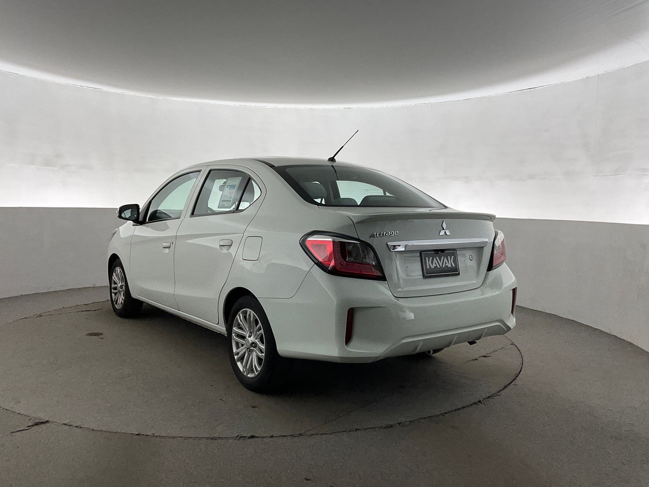 ميتسوبيشي اتراج GLX Full | National Day Celebration | شامل الضمان | 0 ﺪﻔﻋﺓ ﺃﻮﻟﻯ