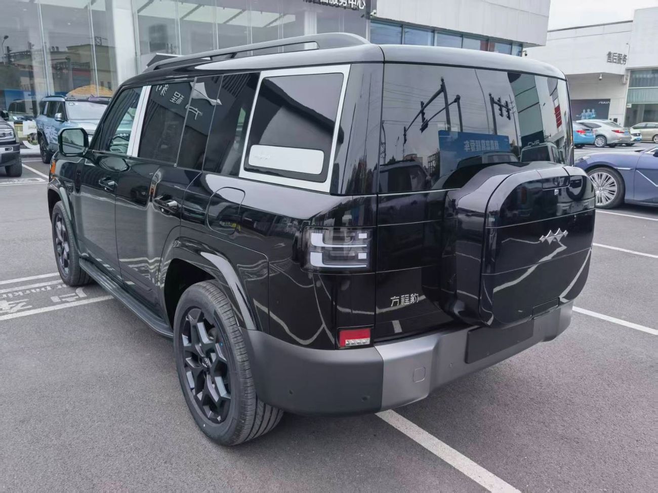 بي واي دي ليوبارد تيتانيوم 7 DM-i 190KM 4WD ULTRA TOP OPTION