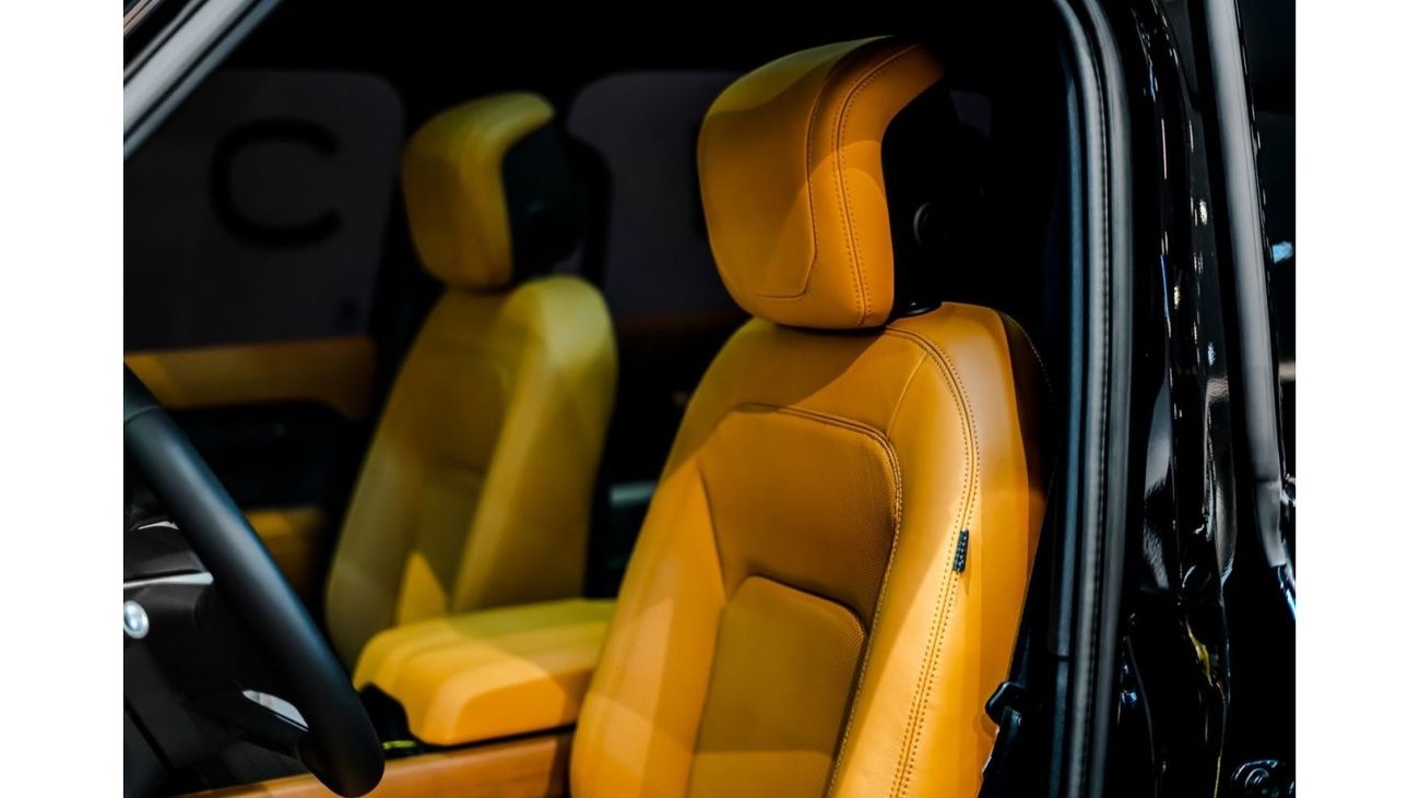 Land Rover Defender 2023 Landrover Defender 130 HSE P400, 2028 Al Tayer Warranty + Service Contract Valid, Low KMs, GCC