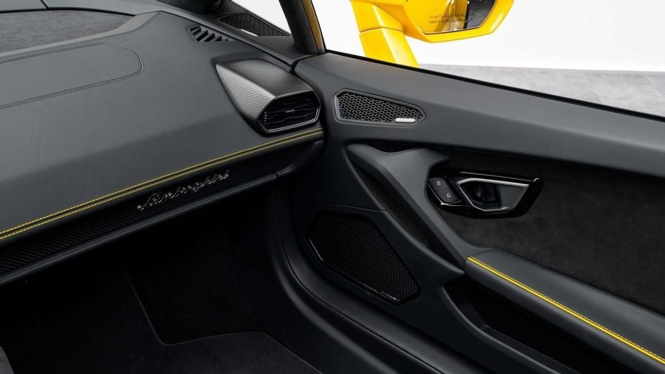 Lamborghini Huracan Evo Spyder - 2024 - GCC Specs - Under Warranty and Service Contract