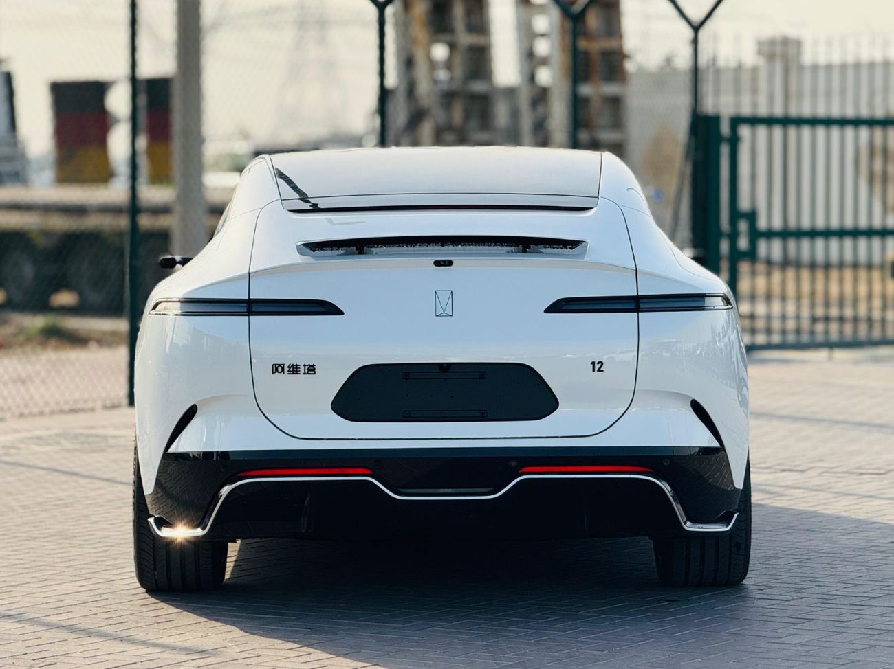 أفاتر 12 Performance AWD