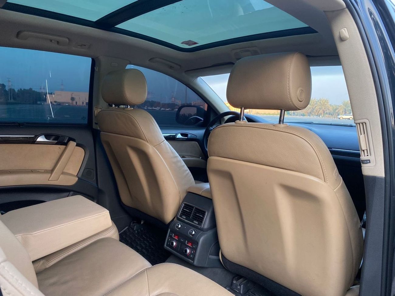 Audi Q7 TFSI quattro S-Line Audi Q7 S-LINE 2012 GCC Orginal Paint - Perfect Condition - Accident Free