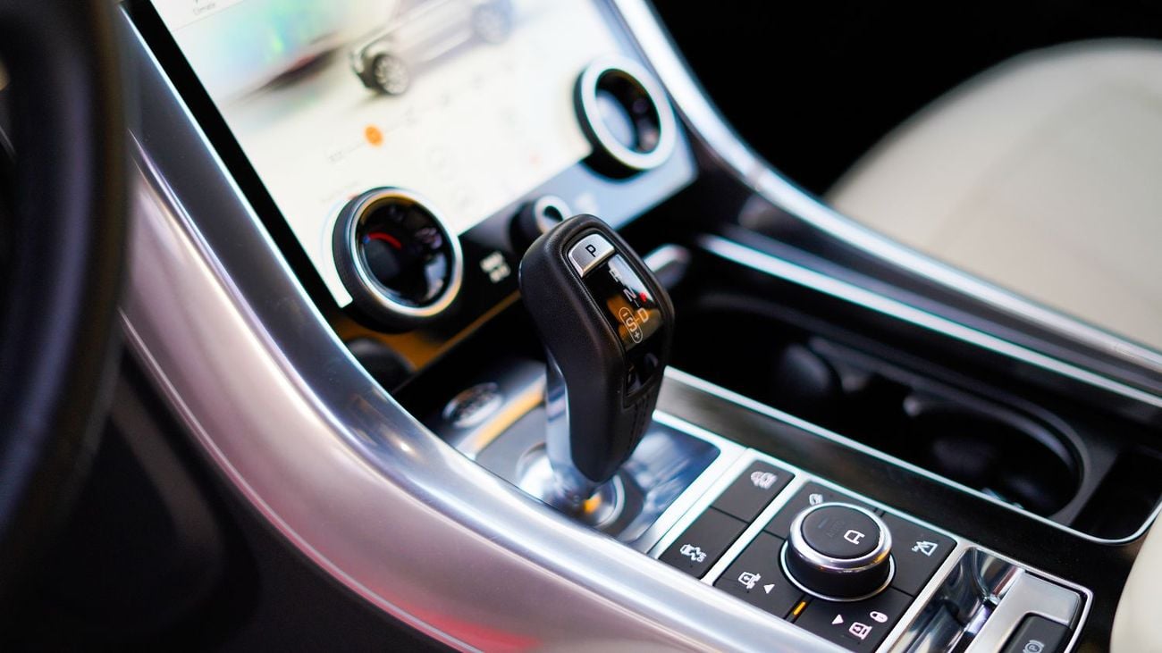 Land Rover Range Rover Sport HSE 3.0L (340 HP) 2019 Range Rover HSE Sport V6 / Law Mileage (49,000 Km) / Clean Title