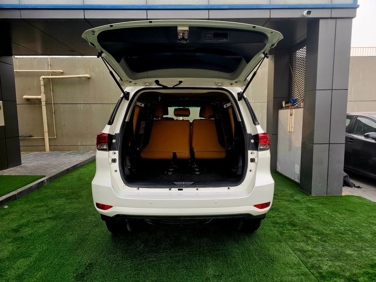 Toyota Fortuner EXR / V4 2.7L/ NEW SHAPE/ LEATHER/ LOW MILEAGE