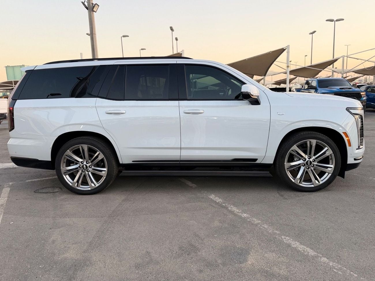 كاديلاك إسكالاد V SERIES