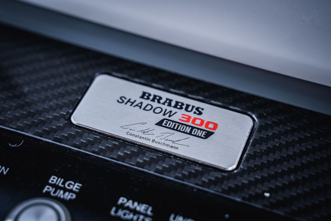 برابوس جي 800 ويدستار - مرسيدس-إيه إم جي جي 63 Boat BRABUS SHADOW 300 CROSS TOP INCL. TRAILER