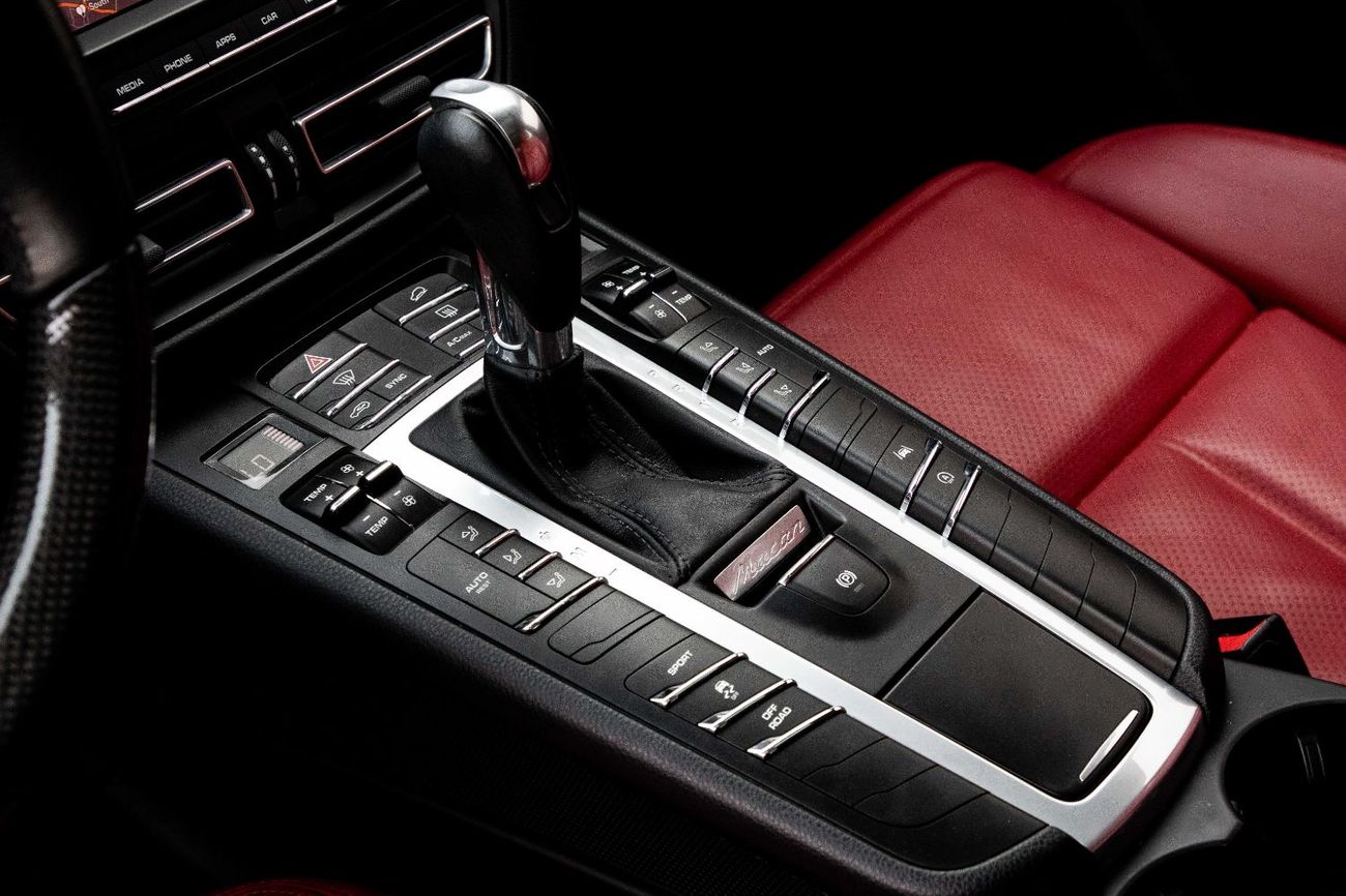 Porsche Macan | 3,525 P.M  | 0% Downpayment | MACAN STANDARD || SPORT CHRONO PACKAGE!