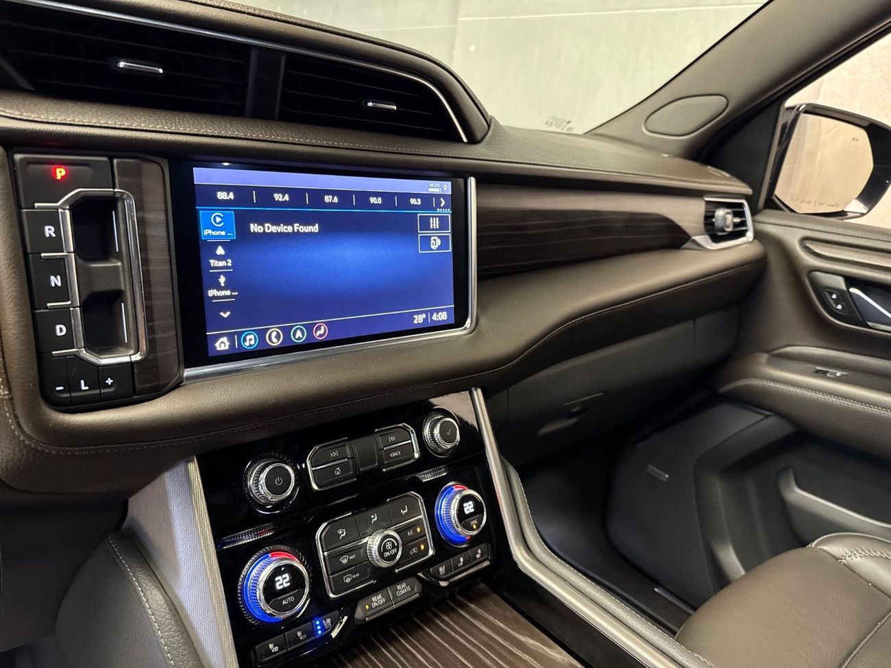 جي أم سي يوكون Denali 6.2L (9 Seater)