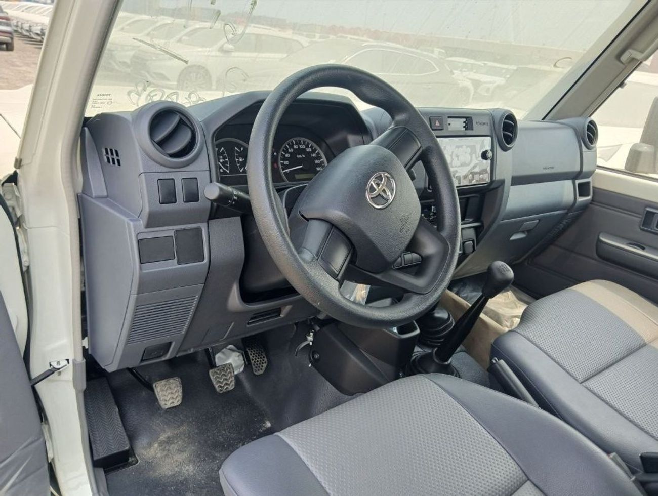 تويوتا لاند كروزر بيك آب Single Cab - 4.2L Diesel Manual - 6 Cylinders - White - ECT0001