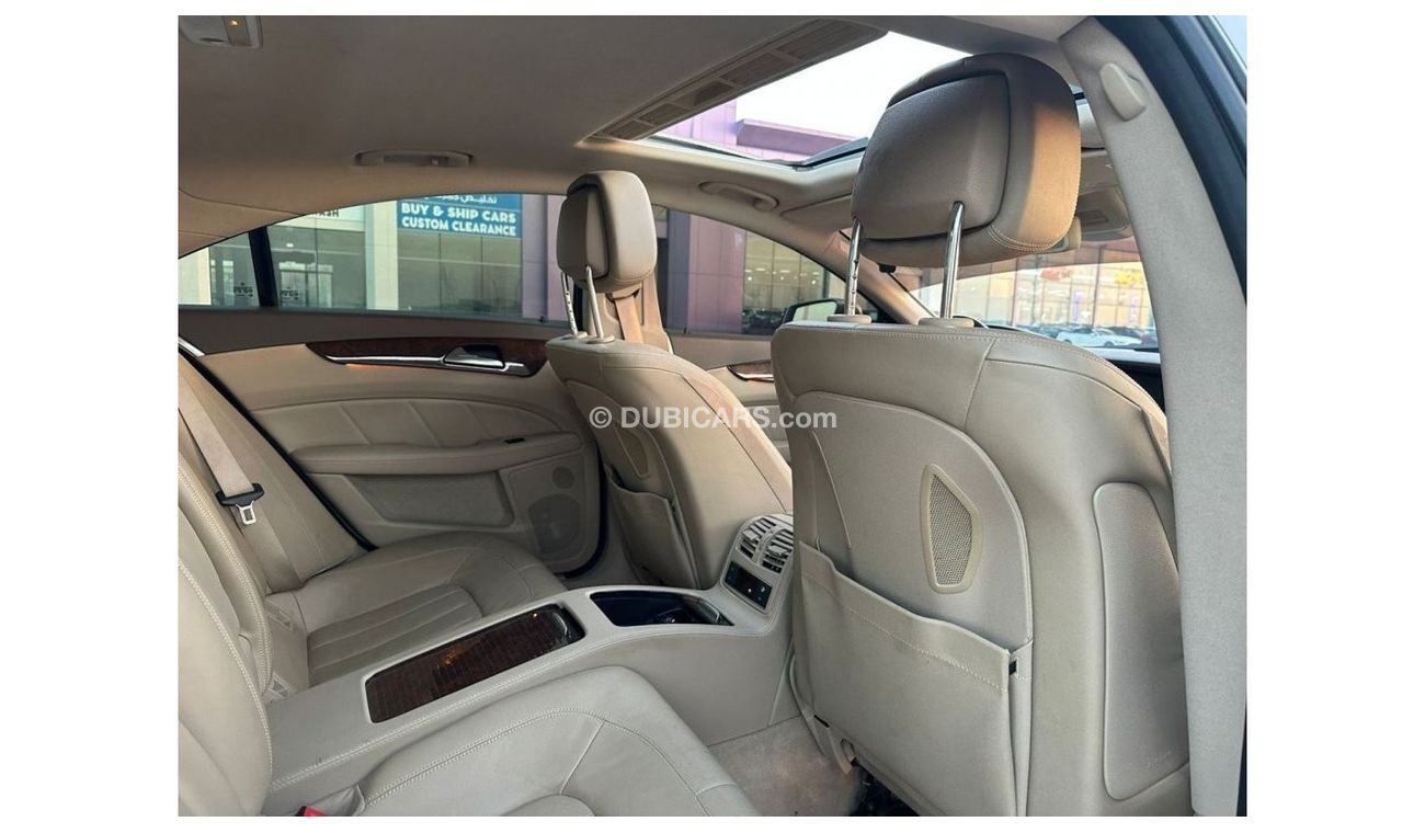 مرسيدس بنز CLS 500 مرسيدس سي ال اس 500 Std موديل : 2012  -8 سلندر _محول 63  ايه ام جي بالكامل  السعر : 47,000 درهم  الم