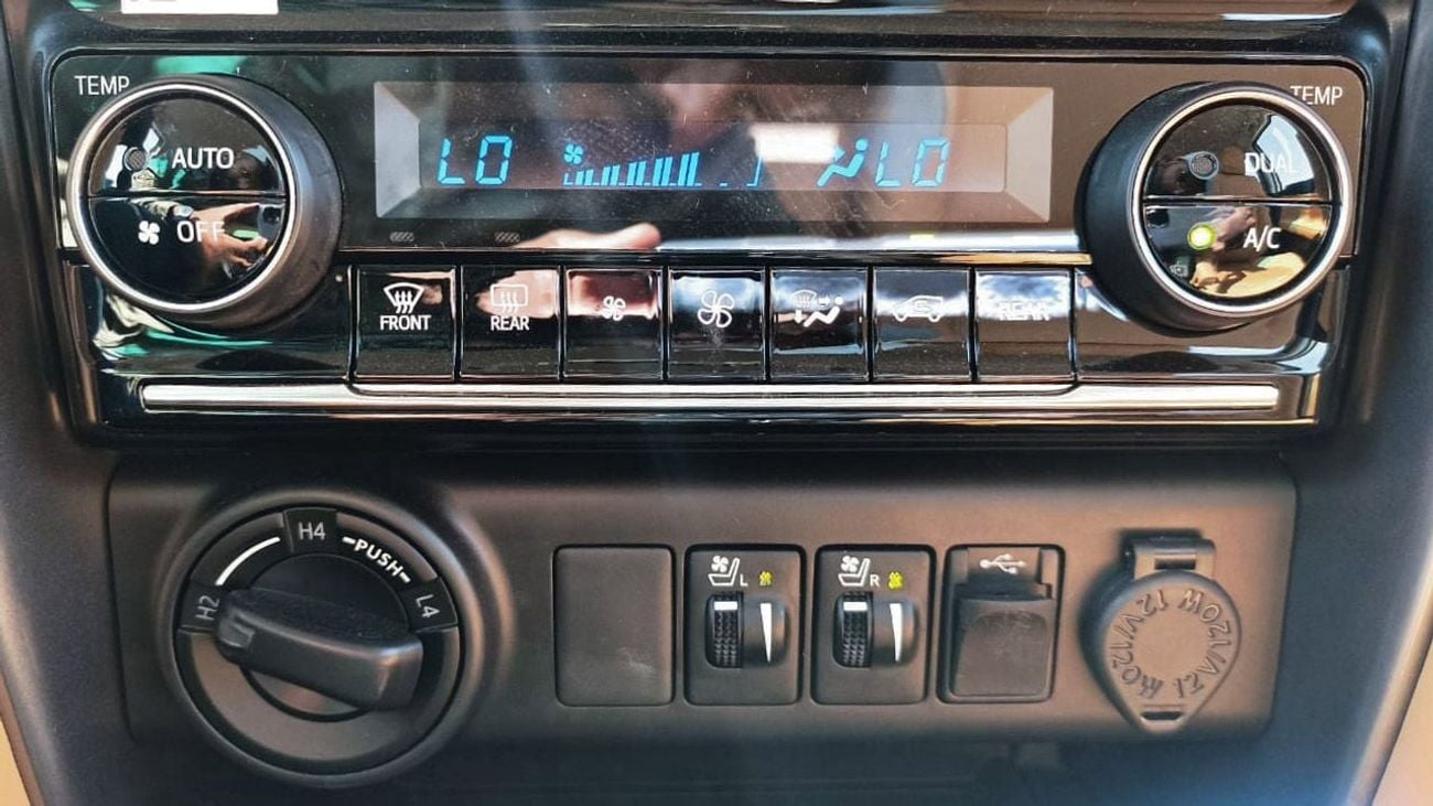 تويوتا فورتونر SR5 - 2.8L Diesel 4x4 | Full Option SUV with 360 Camera, Radar, Diff Lock, Cooling Seats, GCC Specs