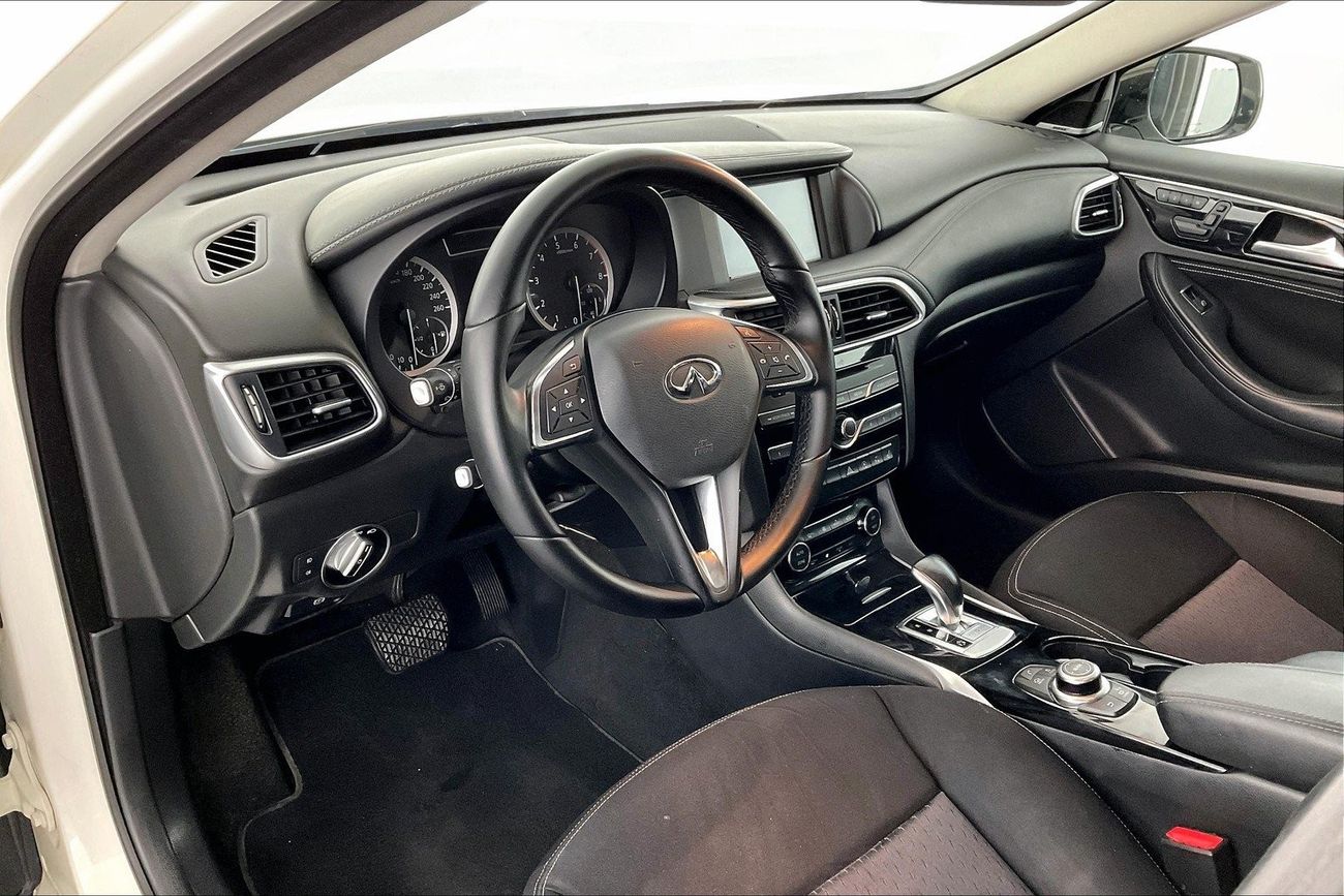 Infiniti QX30 Premium