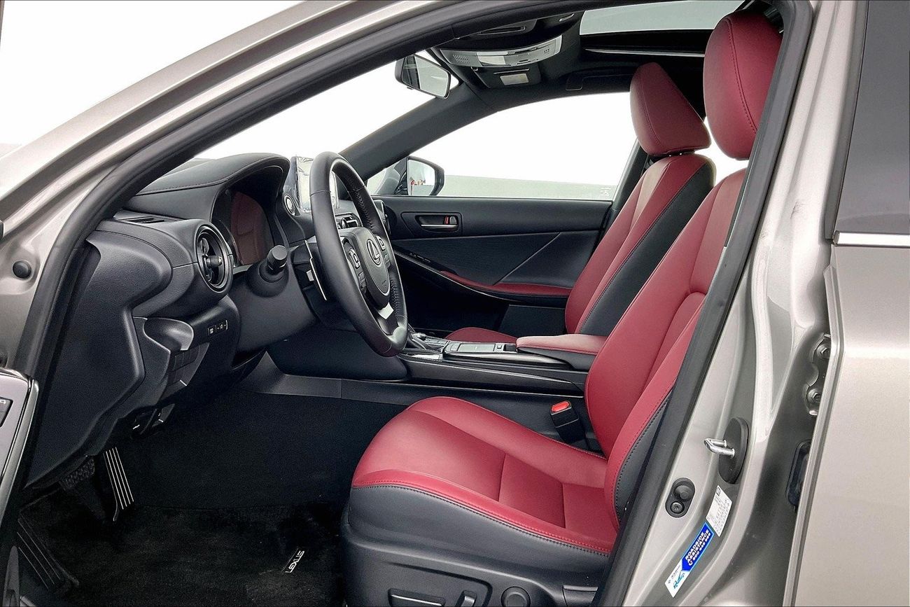 Lexus IS300 Premier | 1 year free warranty | 0 Down Payment