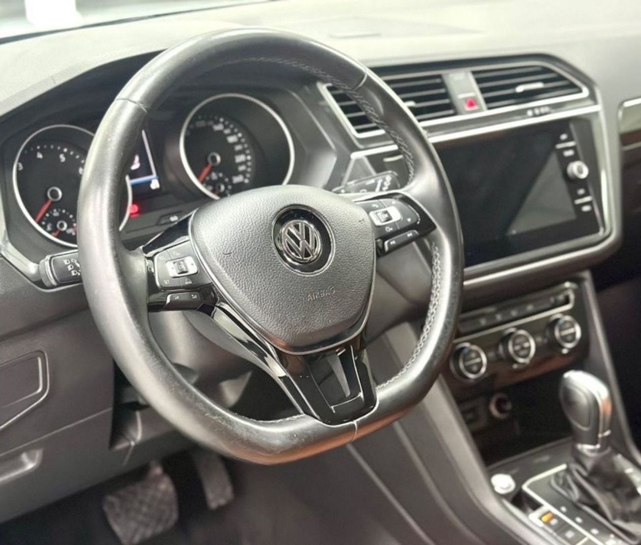 Volkswagen Tiguan SE