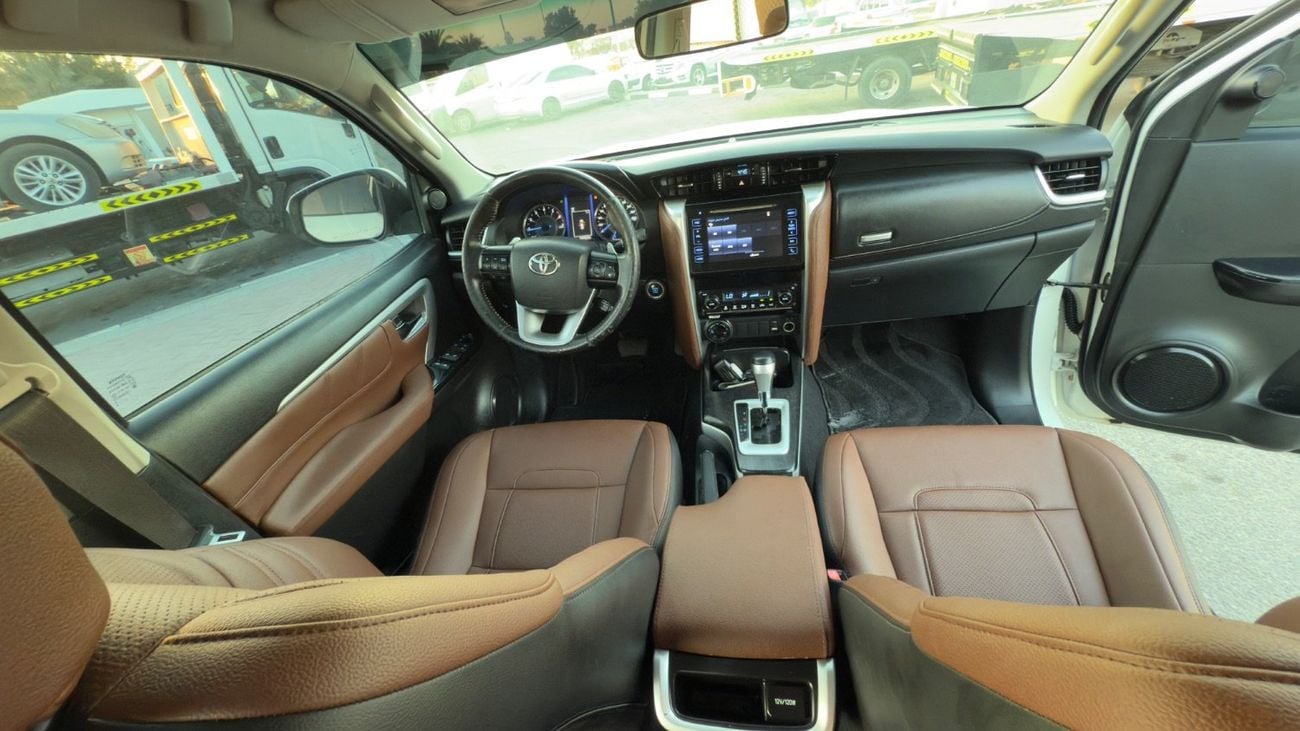 Toyota Fortuner GXR 4.0L (278 HP)