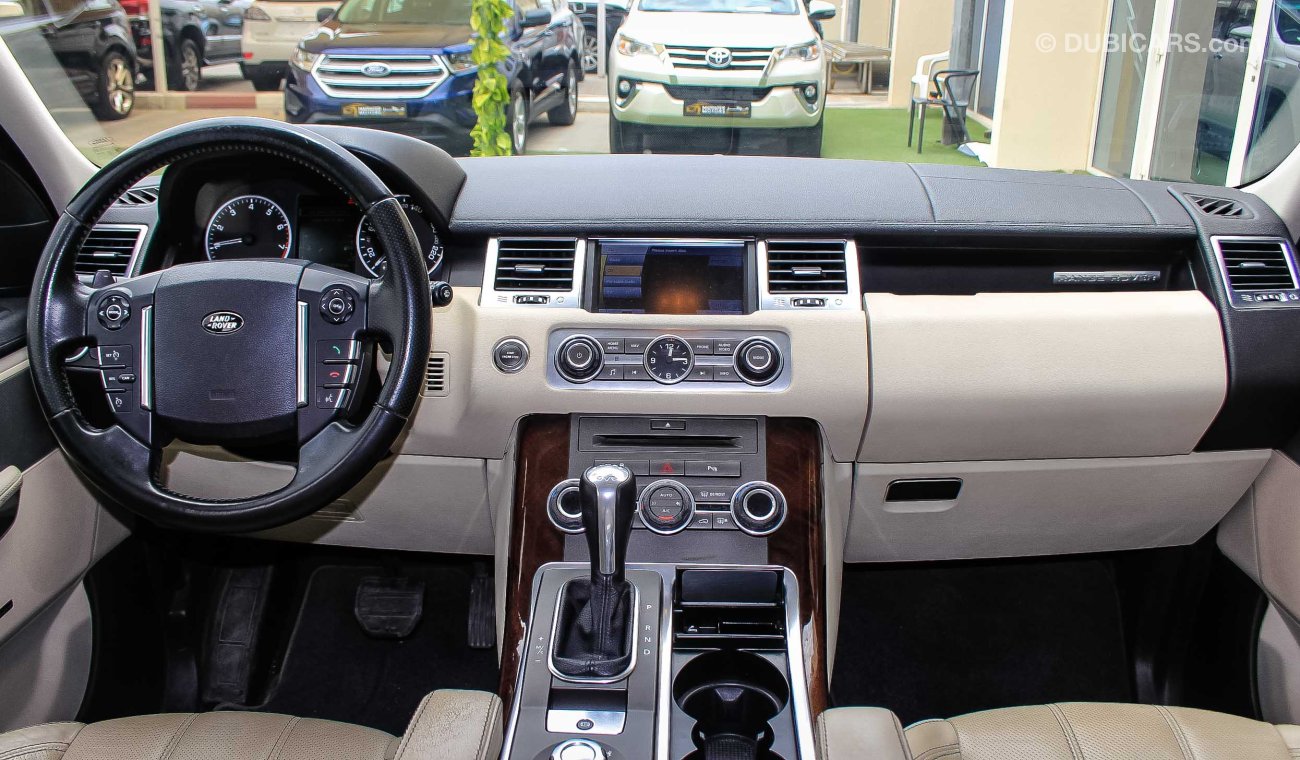 Land Rover Range Rover Sport HSE GCC SPECIFICATION