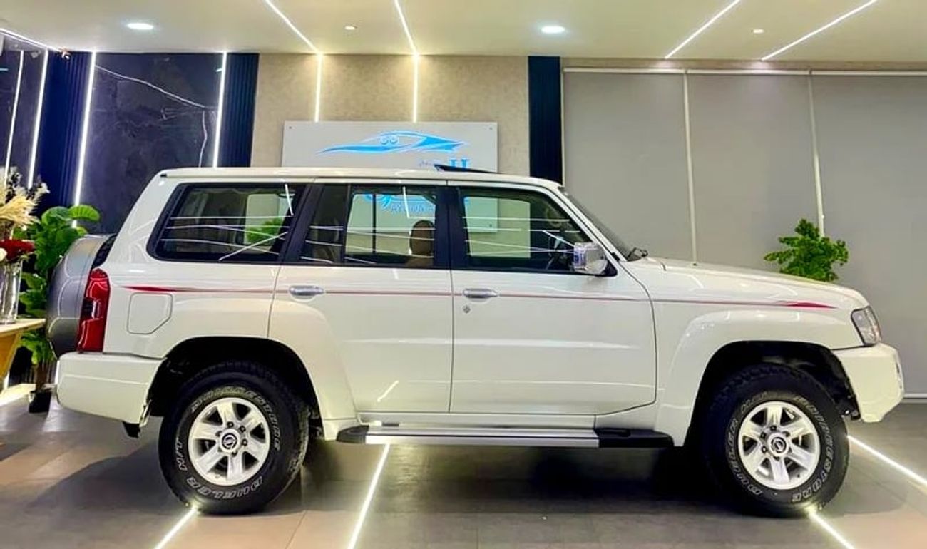 Nissan Patrol Safari Super Safari 4.8L M/T PATROL SUPER SAFARI || GCC ||DEPENDABLE | GREAT FAMILIES | EXCELLENT PERFORMAN