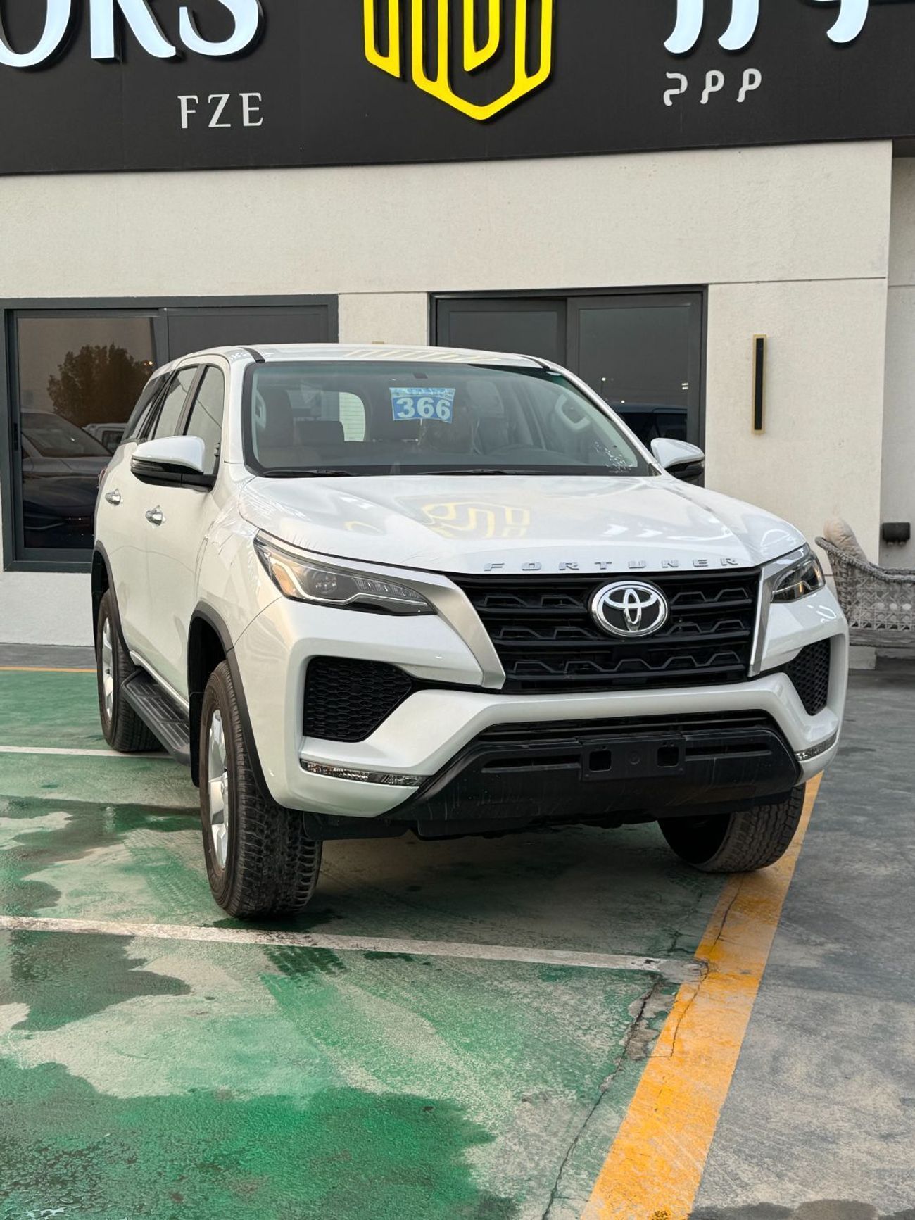 تويوتا فورتونر EXR Toyota Fortuner - SR5 Plus 2.7 L - GCC - 2025