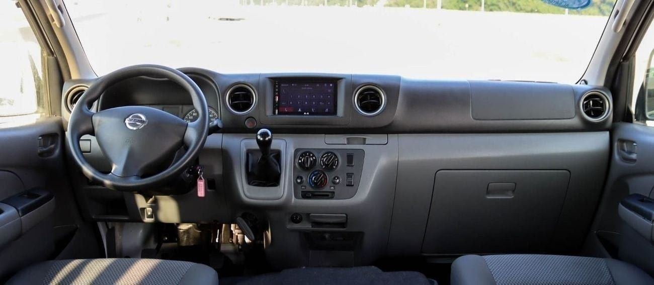 نيسان أورفان Std 2.5L (14 Seater) Nissan Urvan 2.5L 2022 GCC Original Paint accident-free in excellent condition,