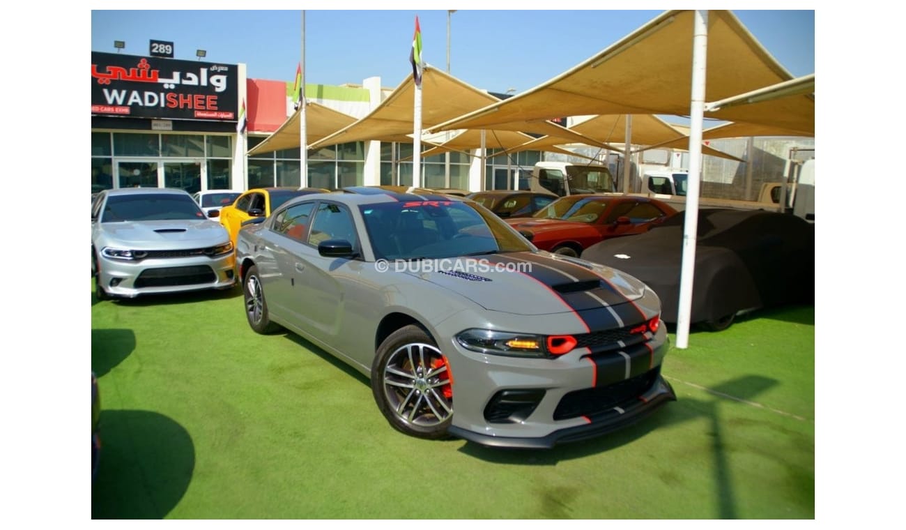 Dodge Charger SXT Plus The base engine is a 3.6-liter V6 with 292 horsepower and 352 Nm of torque. The engine is s