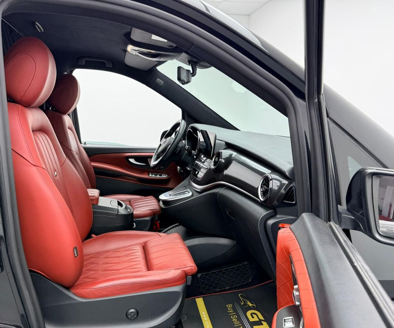 Mercedes Benz V 250 FALCON EDITION EXTRA LONG 2023 Mercedes Benz V250 Falcon Edition, 2027 MB Service Pack, Full Mercede
