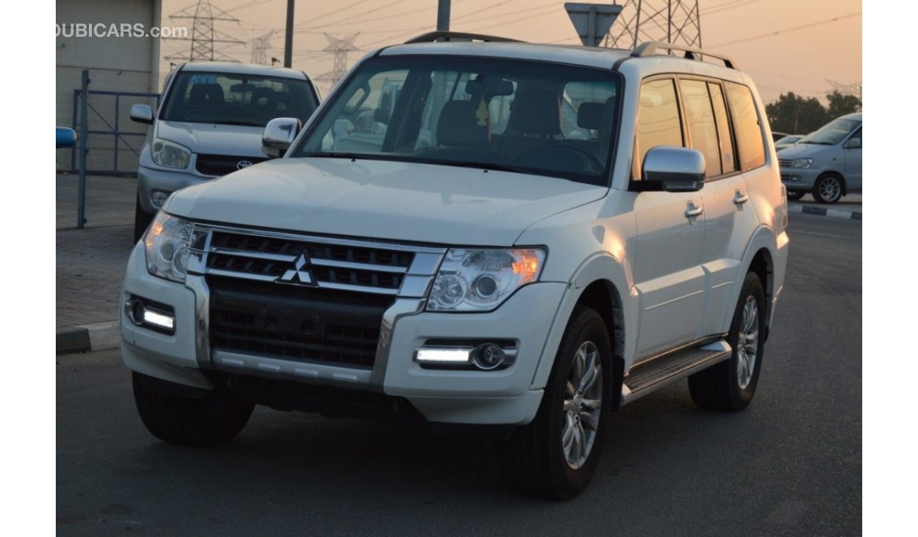 Mitsubishi Pajero Full option clean car accident free