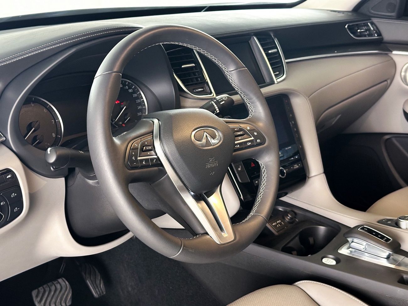 إنفينيتي QX50 LUXE 2.0