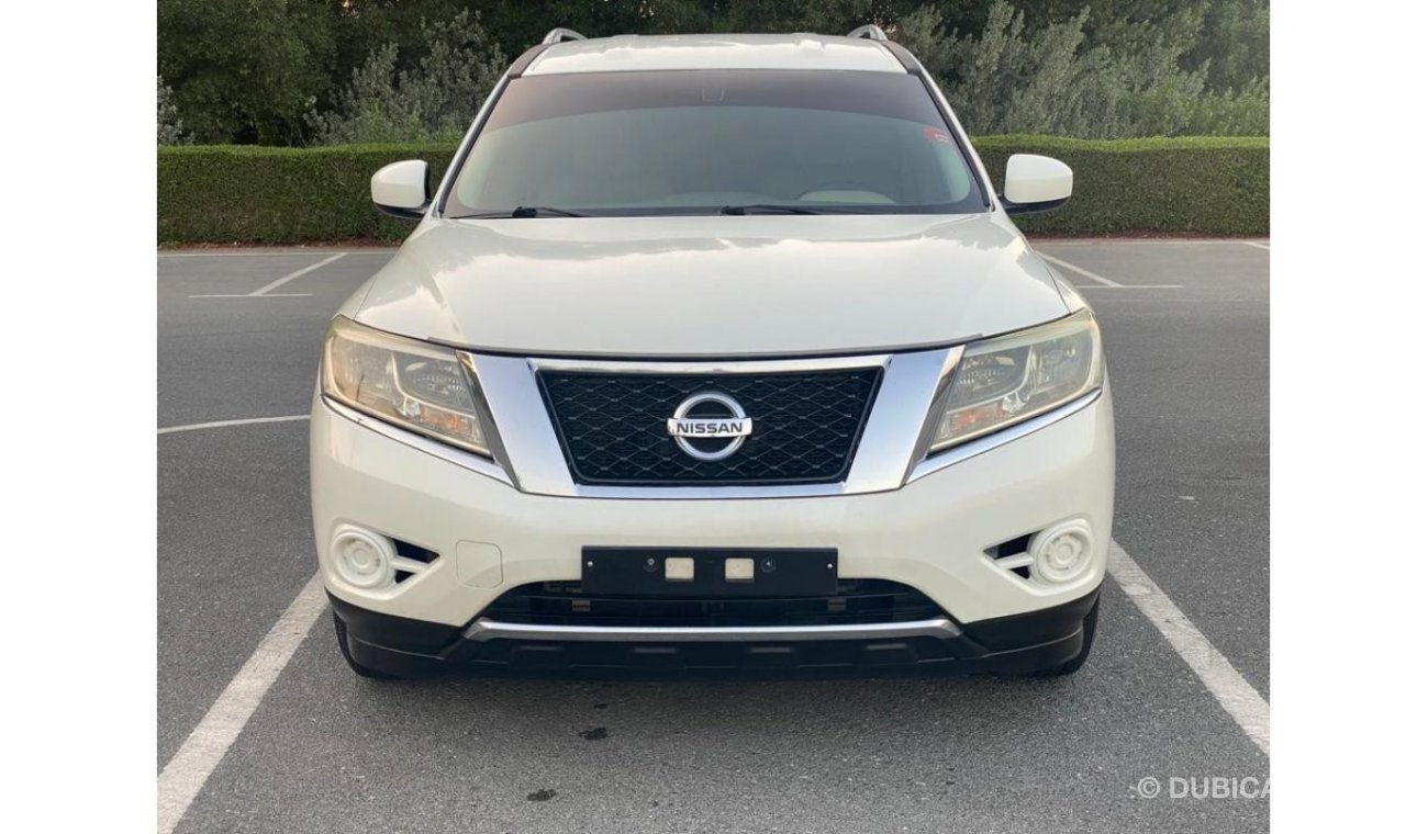 Nissan Pathfinder SV Nissan Pathfinder 2015 GCC V6 Perfect Condition - Accident Free