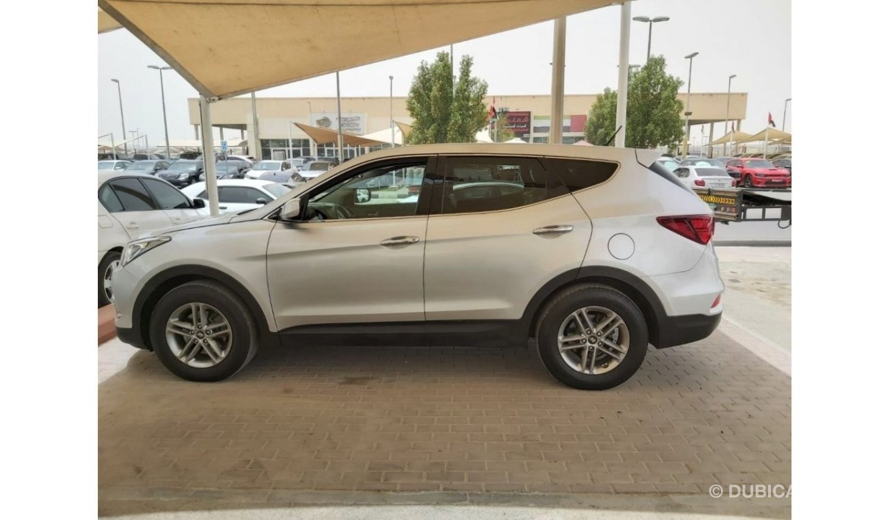 Hyundai Santa Fe GLS GLS 2018 Hyundai Santa-FE, Sports Edition, Clean car, Metallic Silver Color