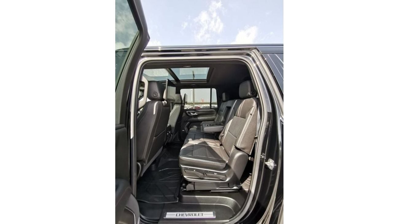 Chevrolet Suburban Chevrolet RST Suburban Diesel - 2021 - Black