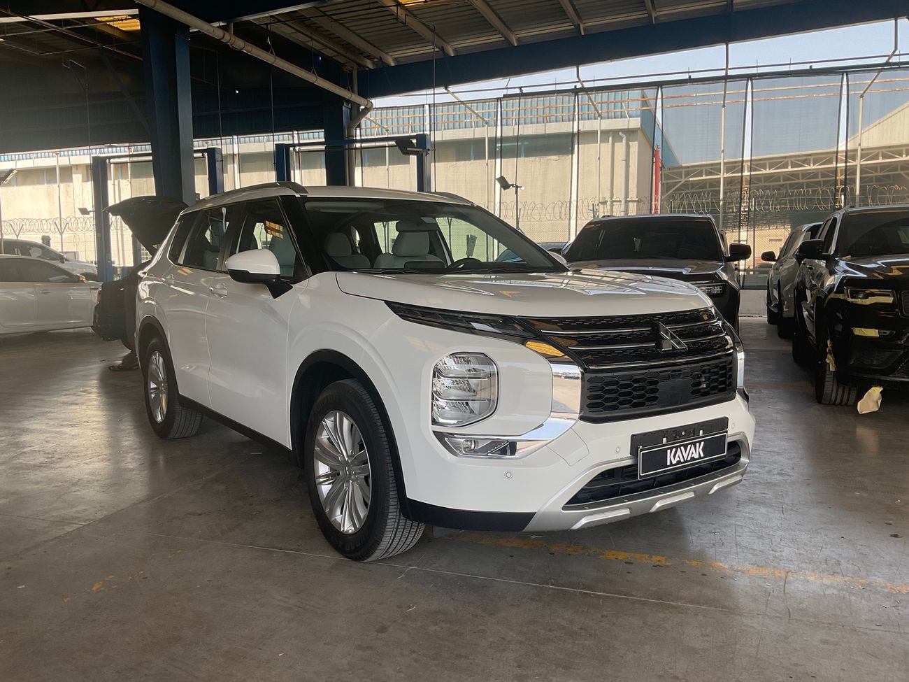 ميتسوبيشي آوتلاندر GLX Midline | شامل الضمان | 0 ﺪﻔﻋﺓ ﺃﻮﻟﻯ